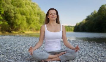 в позе лотоса